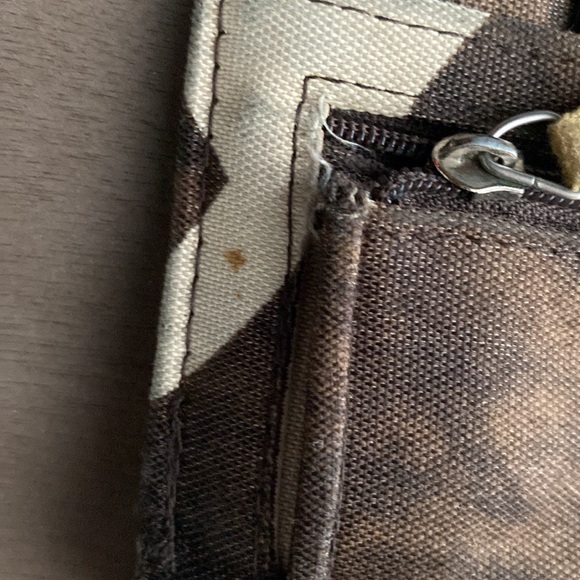 Tan and brown camo print wallet - Picture 4 of 15